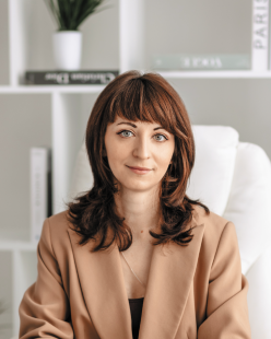 Анна Кирсанова